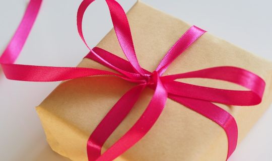客户公司周年庆典送什么礼物？专业策划师推荐的高端礼品清单